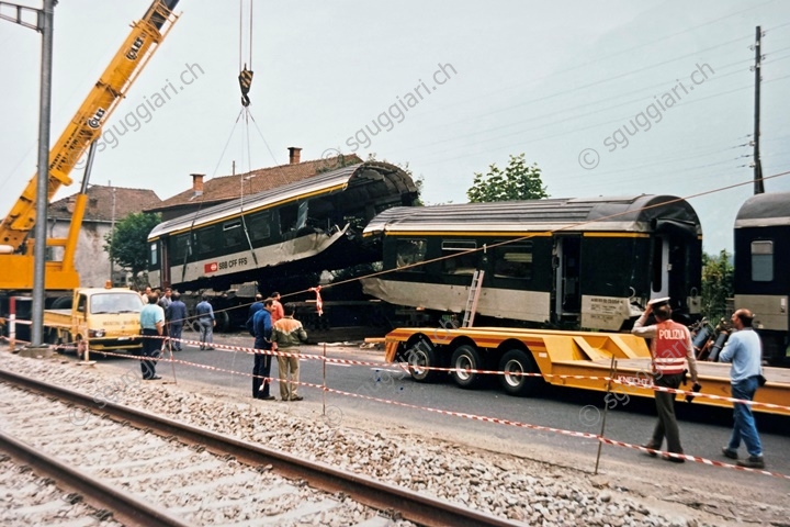 FFS  EW IV A 50 85 10-73 054-4 e B 50 85 21-73 121-8 - Incidente di Osogna