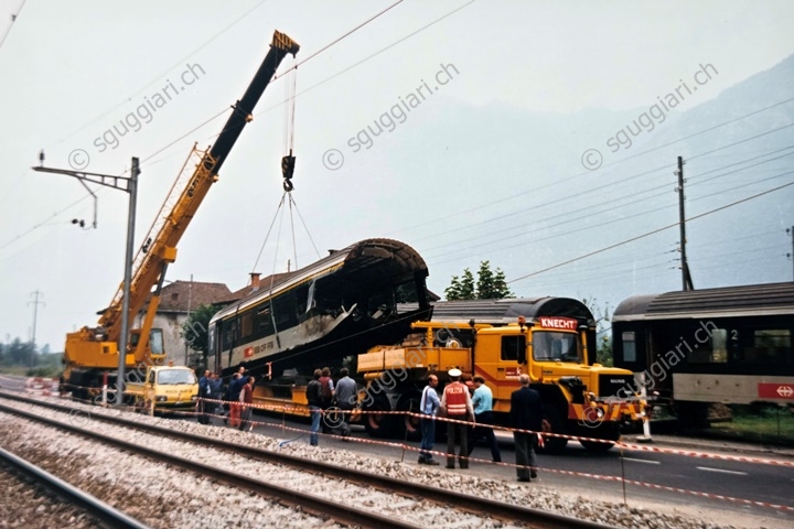 FFS  EW IV A 50 85 10-73 054-4 e B 50 85 21-73 121-8 - Incidente di Osogna