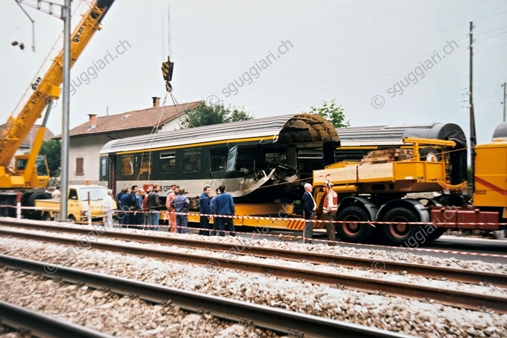 FFS  EW IV A 50 85 10-73 054-4 e B 50 85 21-73 121-8 - Incidente di Osogna