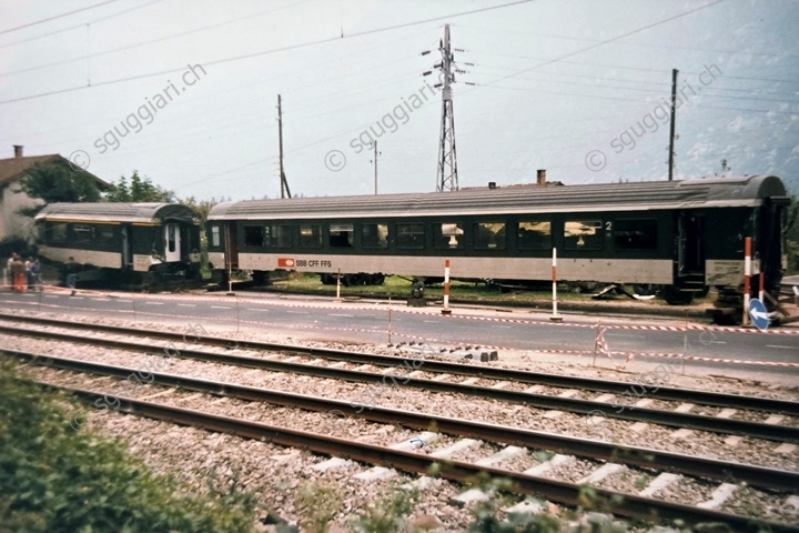 FFS  EW IV A 50 85 10-73 054-4 e B 50 85 21-73 121-8 - Incidente di Osogna