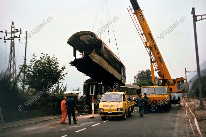 FFS  EW IV A 50 85 10-73 054-4 e B 50 85 21-73 121-8 - Incidente di Osogna