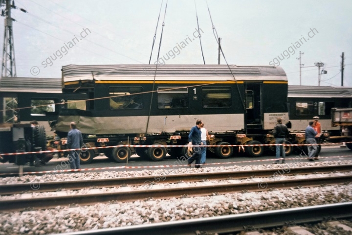 FFS  EW IV A 50 85 10-73 054-4 e B 50 85 21-73 121-8 - Incidente di Osogna