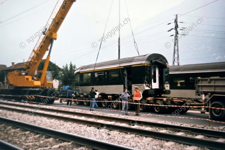 FFS  EW IV A 50 85 10-73 054-4 e B 50 85 21-73 121-8 - Incidente di Osogna