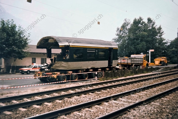 FFS  EW IV A 50 85 10-73 054-4 e B 50 85 21-73 121-8 - Incidente di Osogna