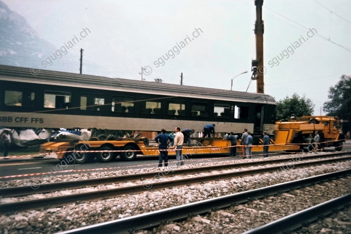 FFS  EW IV A 50 85 10-73 054-4 e B 50 85 21-73 121-8 - Incidente di Osogna