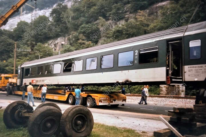 FFS  EW IV A 50 85 10-73 054-4 e B 50 85 21-73 121-8 - Incidente di Osogna