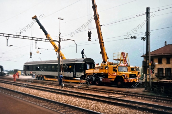 FFS  EW IV A 50 85 10-73 054-4 e B 50 85 21-73 121-8 - Incidente di Osogna