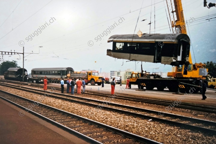 FFS  EW IV A 50 85 10-73 054-4 e B 50 85 21-73 121-8 - Incidente di Osogna