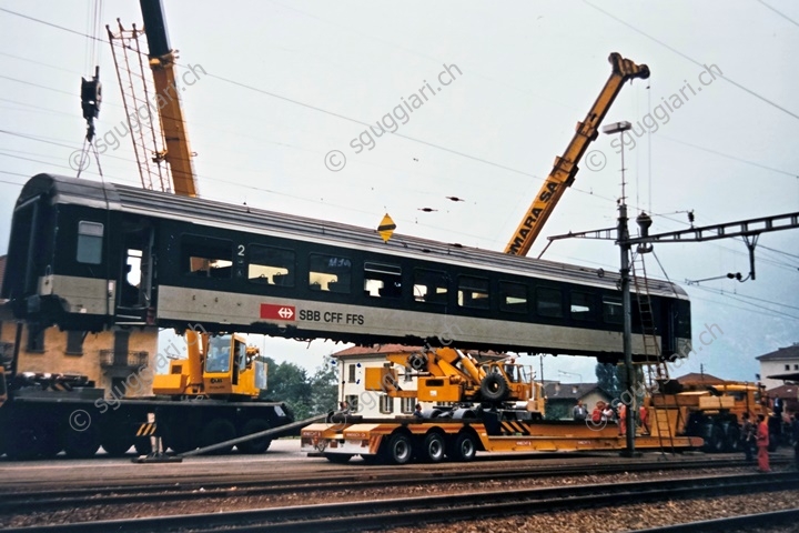 FFS  EW IV A 50 85 10-73 054-4 e B 50 85 21-73 121-8 - Incidente di Osogna