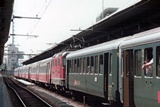 Re 4/4 II con Swiss Express