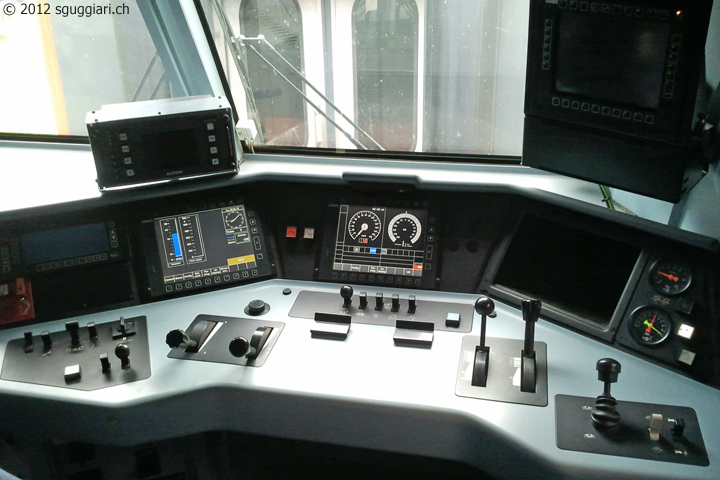 Cabina di guida della FFS Re 474 003-1