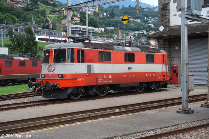 SBB Re 4/4 II 11109 'Swiss Express'