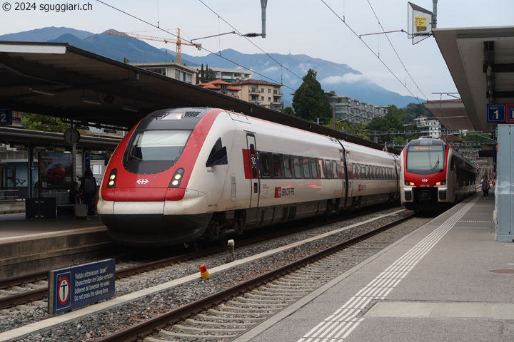 SBB RABDe 500 016-1 (ICN) e RABe 523 102