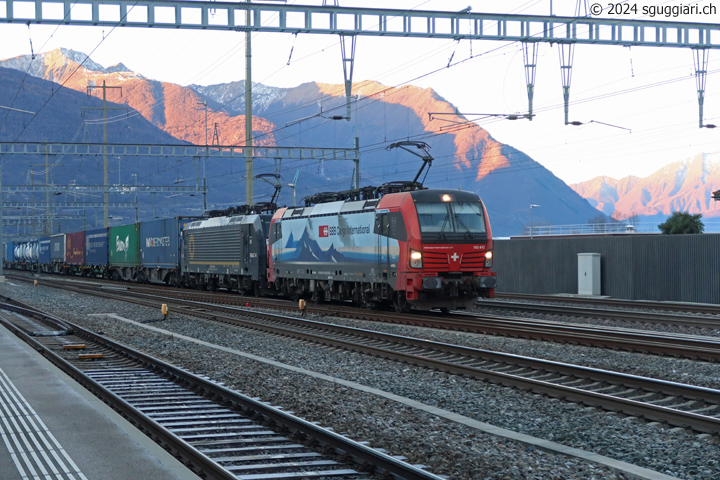 SBB Cargo International BR 193 472 'Kln' e Beacon E 189 989 (ES 64 F4)